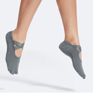BetterMe Pilates Grip Socks – Stone Gray (Anti-Slip) 🩶🧘‍♀️